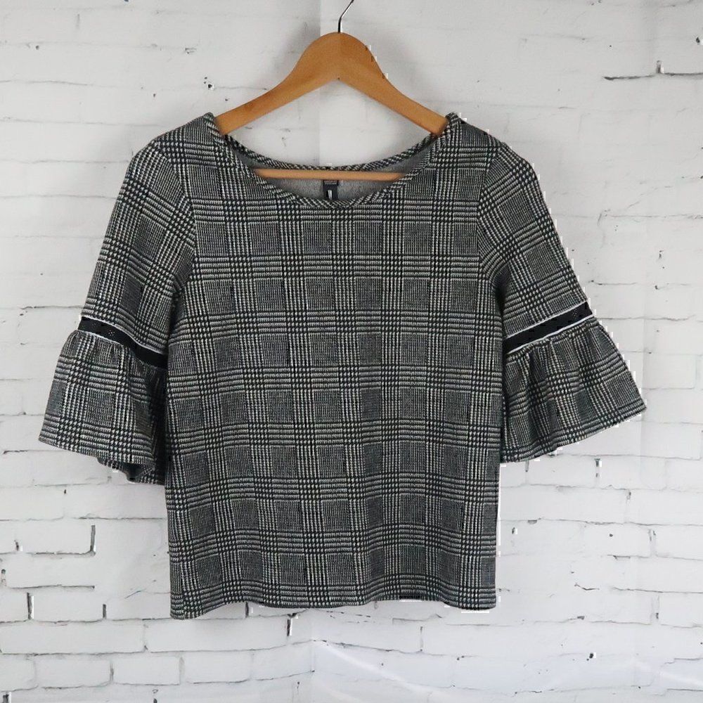 LORD & TAYLOR DESIGN LAB BLACK & WHITE ROUND NECK TULIP SLEEVE CROPPED TOP